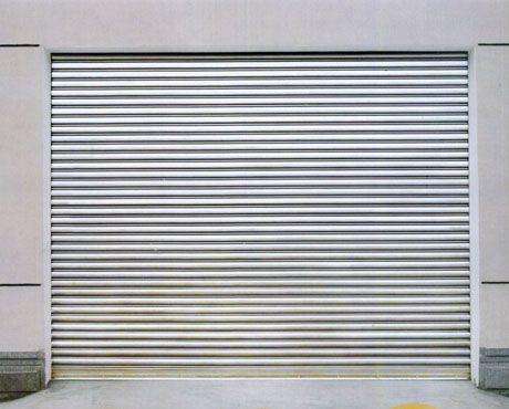 濟(jì)南卷簾門廠家為大家介紹怎樣選擇電動(dòng)卷簾門的電機(jī)及電機(jī)有哪些種類！建議收藏！